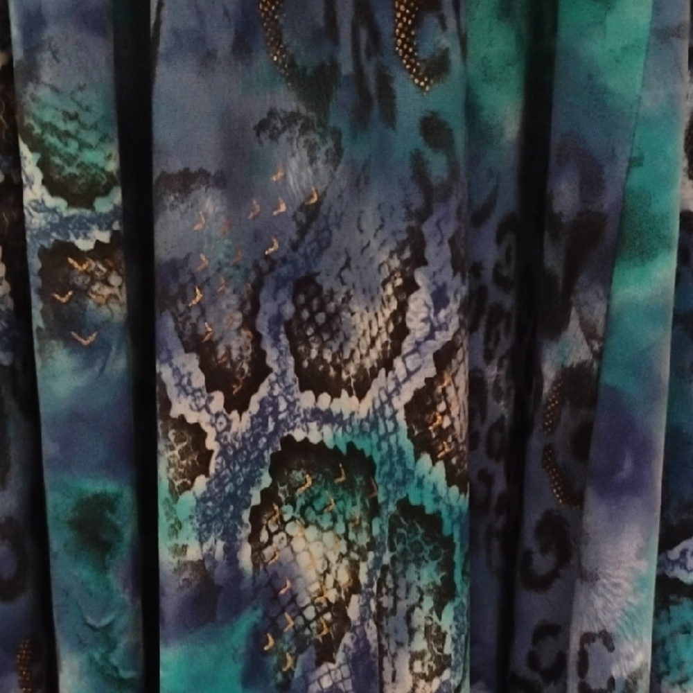 Chic Blue Patterned Maxi Dress - Picture 3 of 8